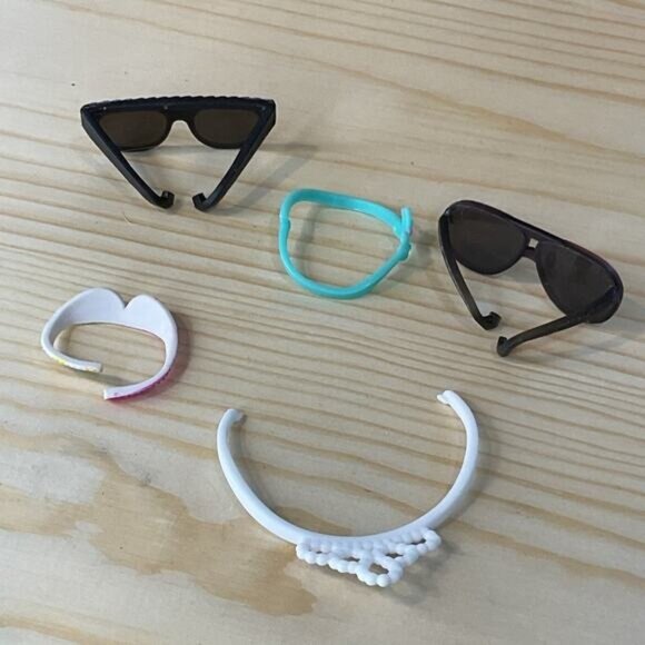 LOL Surprise Doll Figures Hair Bands Glasses Accessories Bundle - Picture 2 of 2